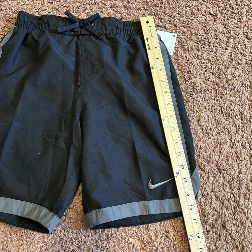 Nike Boys Swim Shorts Black Anthracite Board Trunks NESSE793-001 Size Large  NWT